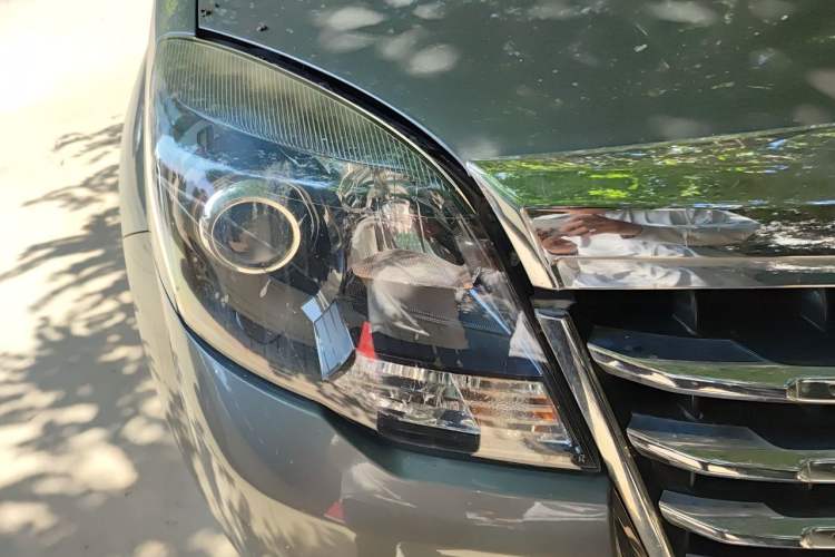 Used Haval H5 Classic 2013 Zhizun Edition 2.0T Manual 4x4 Prestige Model Right Front Headlight