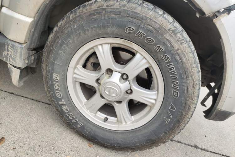Used Haval H5 Classic 2013 ZhiZun Edition Green Silence 2.0T Manual Two-Wheel Drive Progressive Model Right Front Wheel Hub