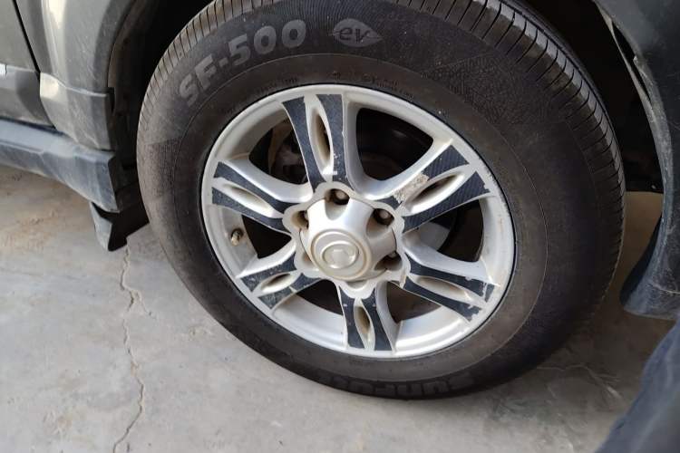 Used Haval H5 Classic 2013 ZhiZun Edition 2.0T Manual Two-Wheel Drive Elite Model Right Front Wheel Hub