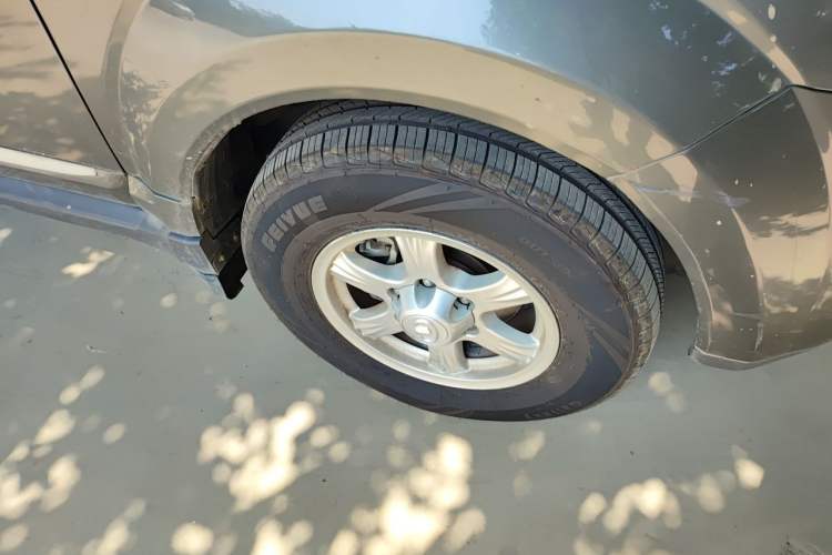 Used Haval H5 Classic 2013 Zhizun Edition 2.0T Manual 4x4 Prestige Model Right Front Wheel Hub
