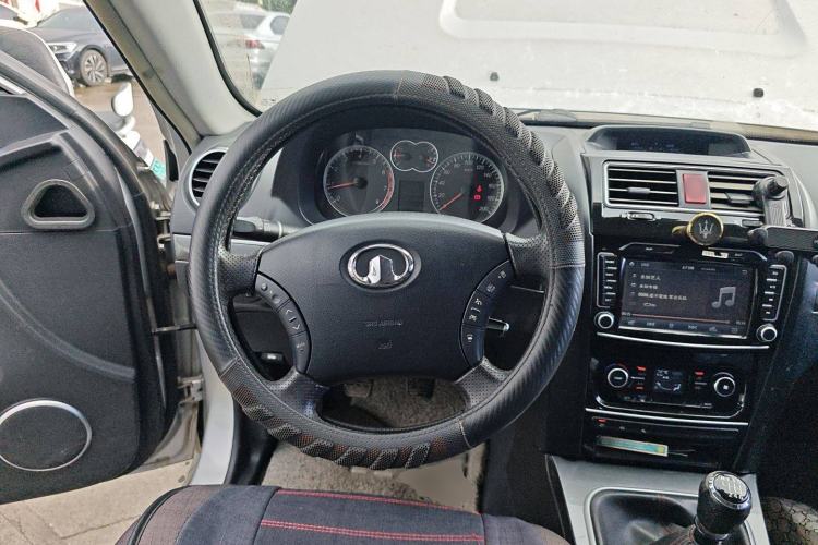 Used Haval H5 Classic 2013 Zhizun Edition 2.0T Manual 4x4 Progressive Model Steering Wheel