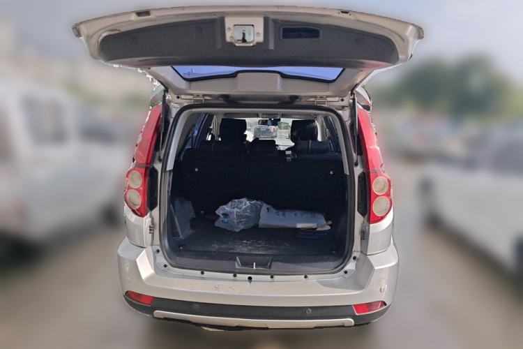 Used Haval H5 Classic 2013 Zhizun Edition 2.0T Manual 4x4 Progressive Model Trunk