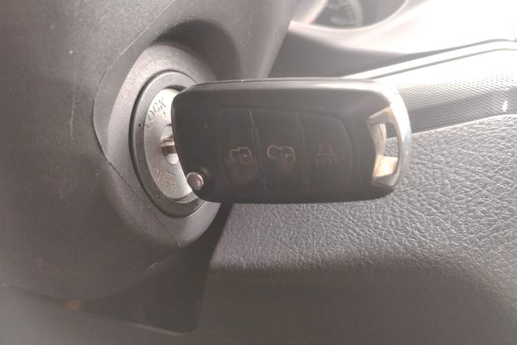 Used Haval H5 Classic 2013 Zhizun Edition 2.0T Manual Two-Wheel Drive Entry-Level Model Vehicle Key