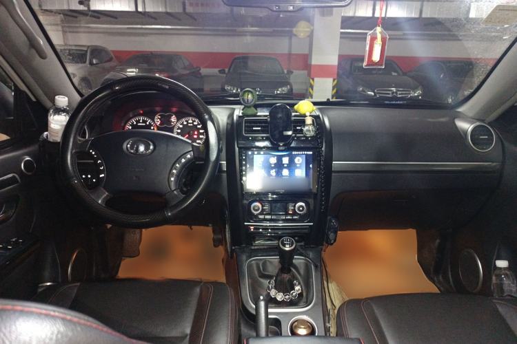 Used Haval H5 Classic 2013 Zhizun Edition 2.0T Manual 4x4 Prestige Model Center Console
