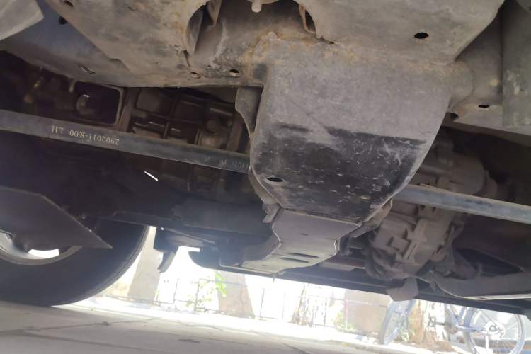 Used Haval H5 Classic 2013 Zhizun Edition 2.0T Manual 4x4 Elite Model Chassis Front Left