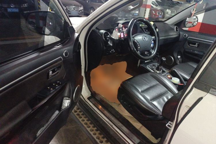 Used Haval H5 Classic 2013 Zhizun Edition 2.0T Manual 4x4 Prestige Model Driver Seat