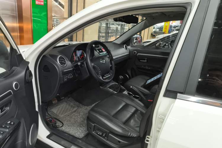 Used Haval H5 Classic 2013 Zhizun Edition 2.0T Manual 4x4 Prestige Model Driver Seat
