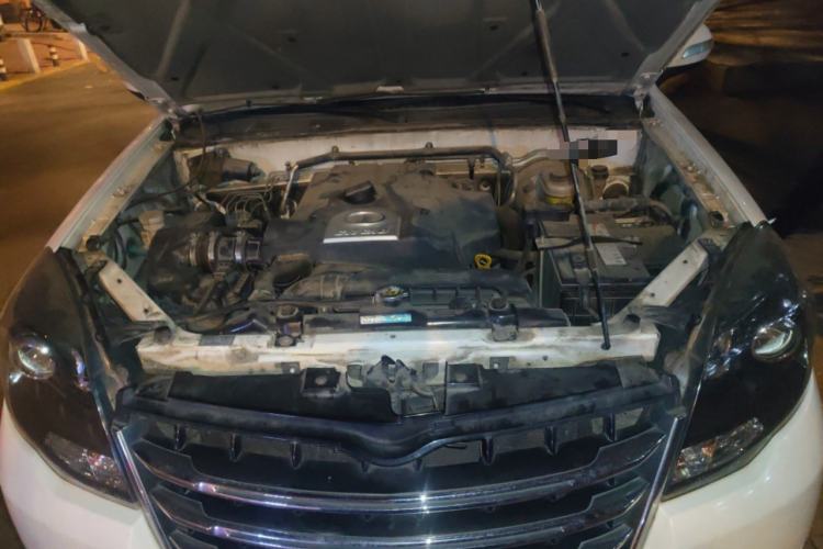 Used Haval H5 Classic 2013 ZhiZun Edition Green Silence 2.0T Manual 4x4 Progressive Model Engine Bay