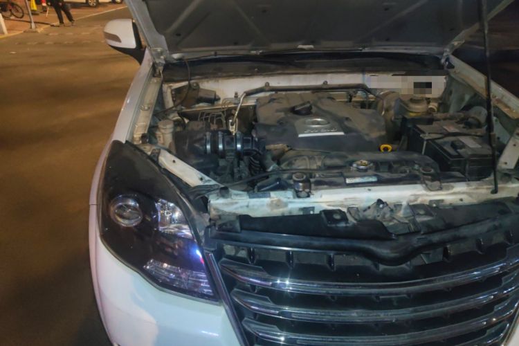 Used Haval H5 Classic 2013 ZhiZun Edition Green Silence 2.0T Manual 4x4 Progressive Model Engine Bay Right