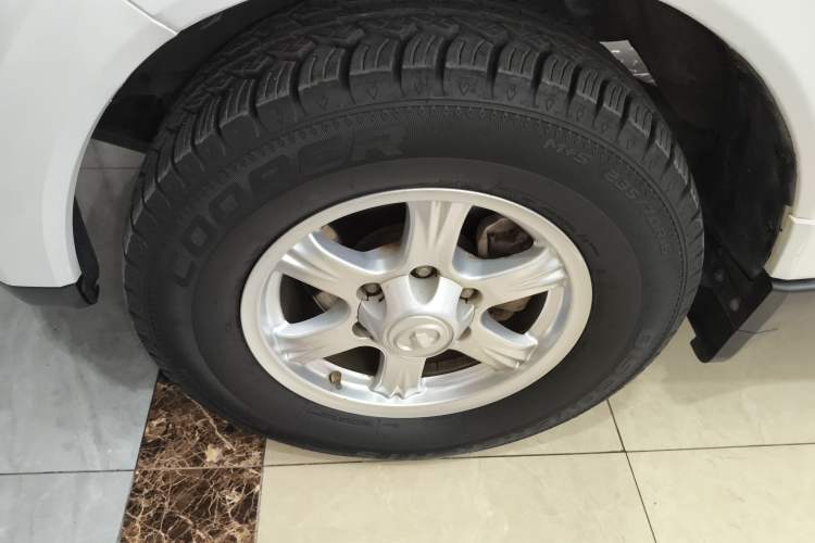 Used Haval H5 Classic 2013 Zhizun Edition 2.0T Manual 4x4 Prestige Model Exterior 4