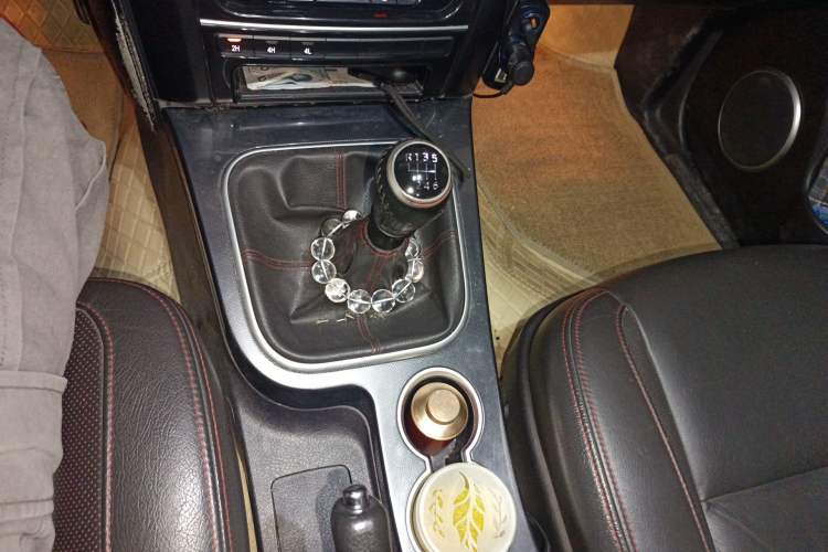 Used Haval H5 Classic 2013 Zhizun Edition 2.0T Manual 4x4 Prestige Model Gear Lever