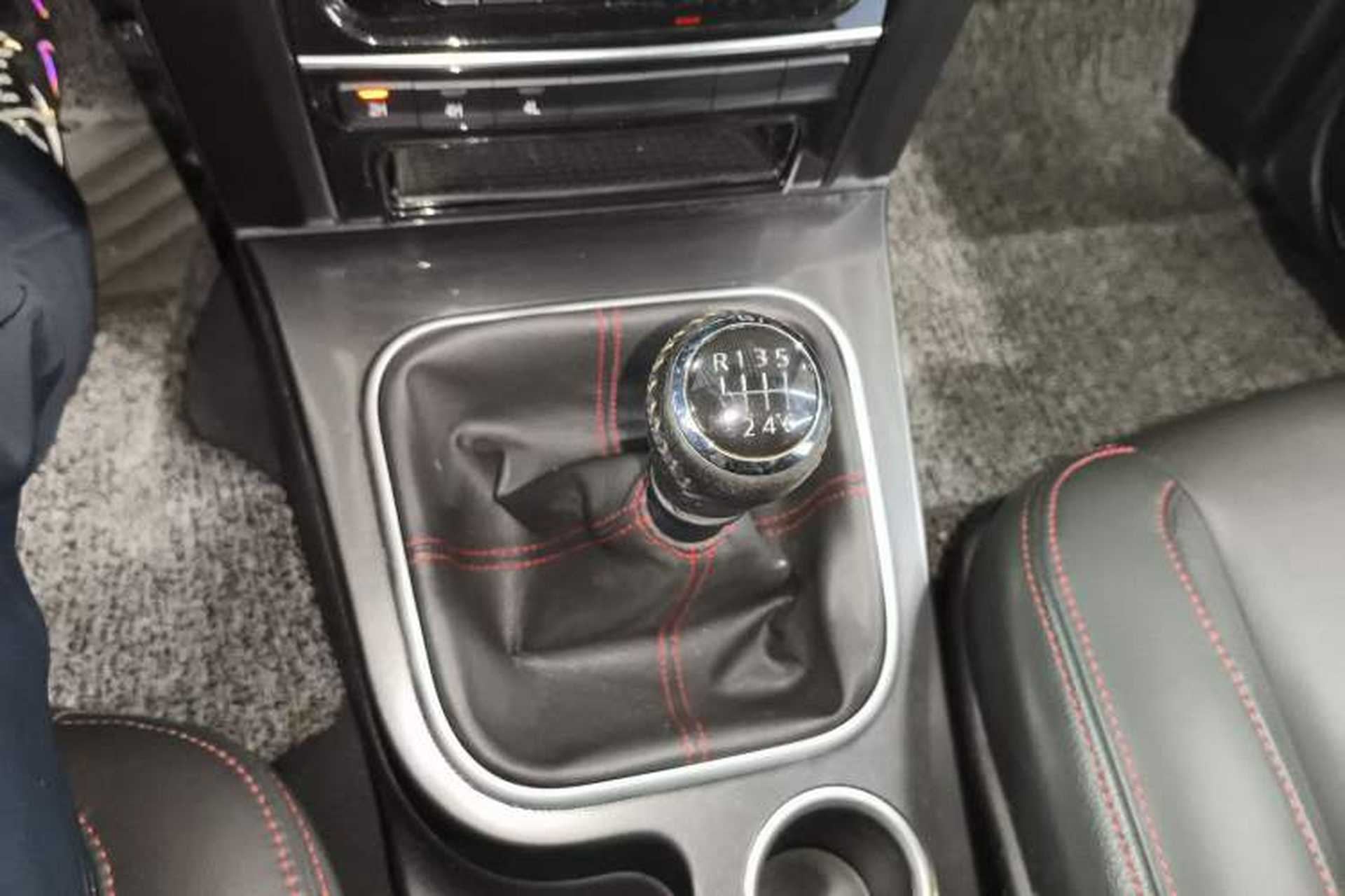 Used Haval H5 Classic 2013 Zhizun Edition 2.0T Manual 4x4 Prestige Model Gear Lever