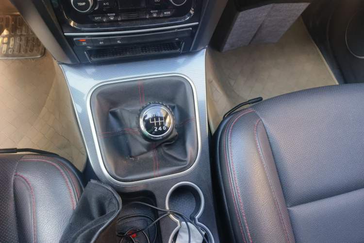 Used Haval H5 Classic 2013 Zhizun Edition 2.0T Manual 4x4 Elite Model Gear Lever