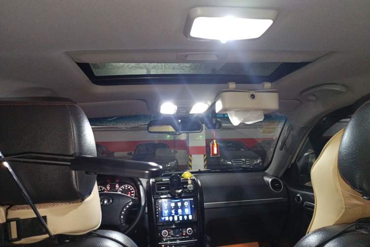 Used Haval H5 Classic 2013 Zhizun Edition 2.0T Manual 4x4 Prestige Model Headliner