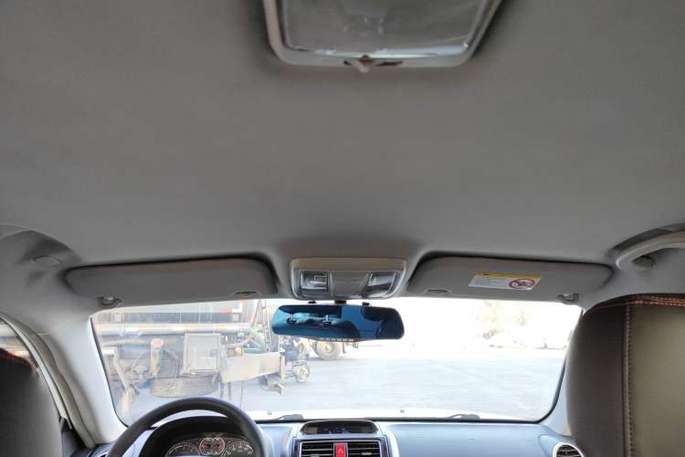 Used Haval H5 Classic 2013 Zhizun Edition 2.0T Manual Two-Wheel Drive Entry-Level Model Headliner