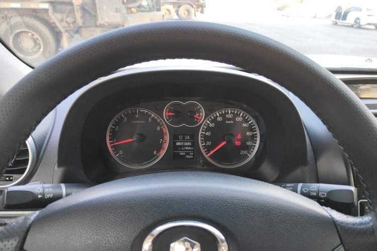 Used Haval H5 Classic 2013 Zhizun Edition 2.0T Manual Two-Wheel Drive Entry-Level Model Instrument Cluster