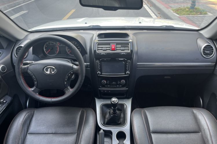 Used Haval H5 Classic 2013 Zhizun Edition 2.0T Manual 4x4 Elite Model Interior 1