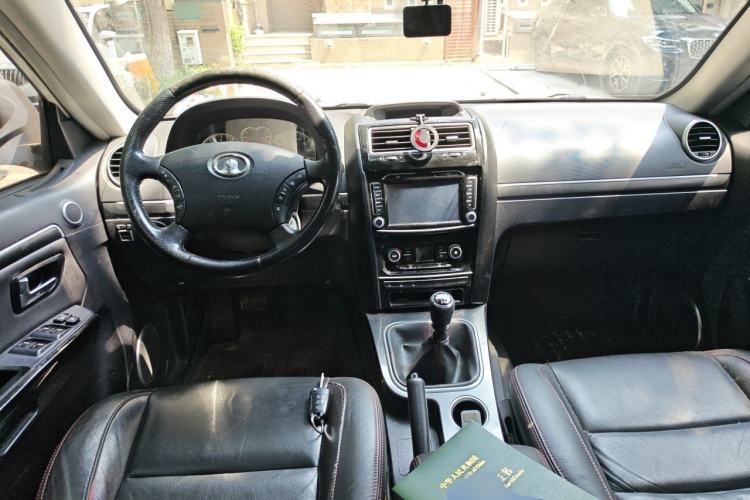 Used Haval H5 Classic 2013 Zhizun Edition 2.0T Manual 4x4 Prestige Model Interior 2