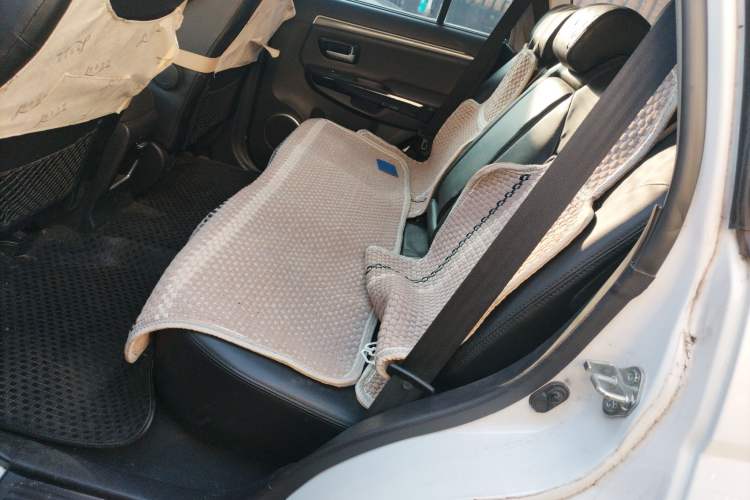 Used Haval H5 Classic 2013 Zhizun Edition 2.0L Manual Two-Wheel Drive Entry-Level Model Interior 2