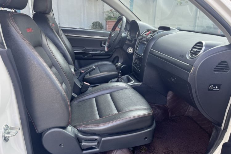 Used Haval H5 Classic 2013 Zhizun Edition 2.0T Manual 4x4 Elite Model Interior 4