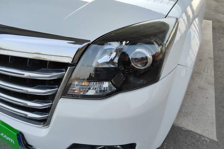 Used Haval H5 Classic 2013 Zhizun Edition 2.0T Manual Two-Wheel Drive Entry-Level Model Left Front Headlight