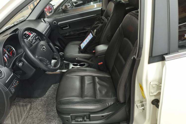 Used Haval H5 Classic 2013 Zhizun Edition 2.0T Manual 4x4 Prestige Model Left Front Seat