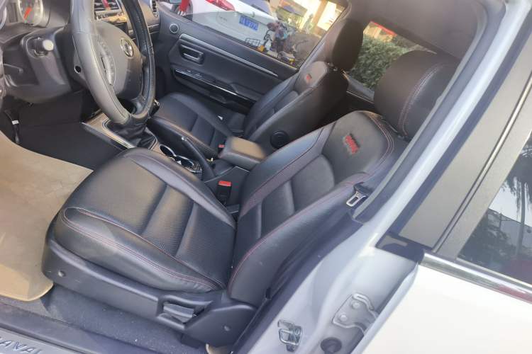 Used Haval H5 Classic 2013 Zhizun Edition 2.0T Manual 4x4 Elite Model Left Front Seat