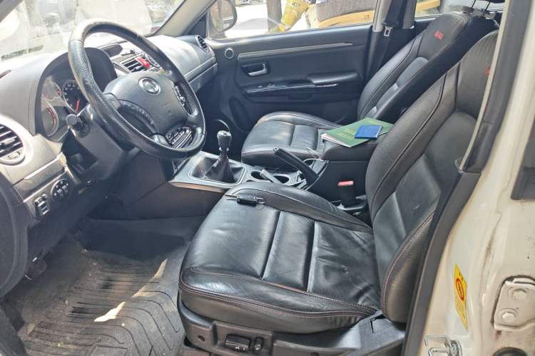 Used Haval H5 Classic 2013 Zhizun Edition 2.0T Manual 4x4 Prestige Model Left Front Seat