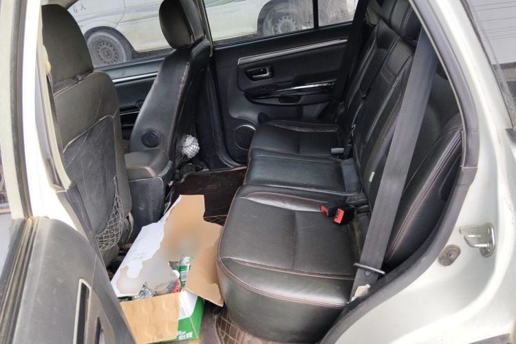 Used Haval H5 Classic 2013 Zhizun Edition 2.0T Manual Two-Wheel Drive Entry-Level Model Left Rear Seat