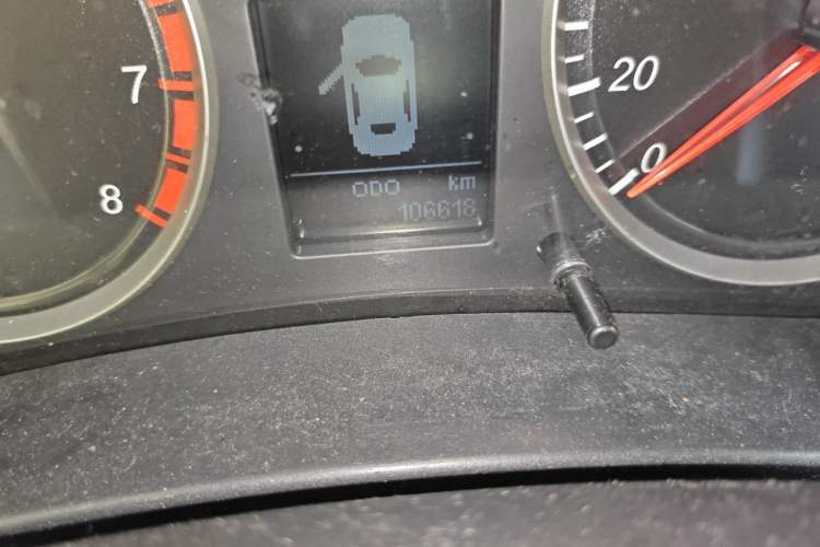 Used Haval H5 Classic 2013 Zhizun Edition 2.0T Manual 4x4 Prestige Model Odometer Close Up