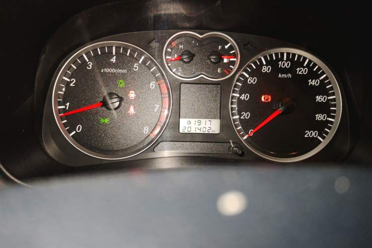 Used Haval H5 Classic 2013 Zhizun Edition 2.0L Manual Two-Wheel Drive Entry-Level Model Odometer Close Up