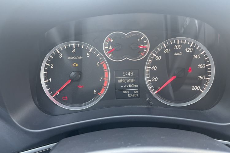 Used Haval H5 Classic 2013 Zhizun Edition 2.0T Manual 4x4 Elite Model Odometer Close Up