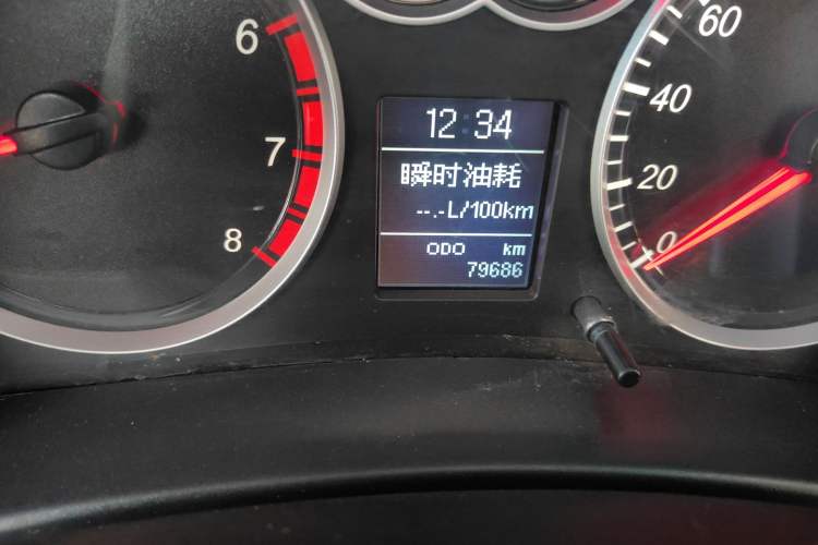 Used Haval H5 Classic 2013 Zhizun Edition 2.0T Manual Two-Wheel Drive Entry-Level Model Odometer Close Up