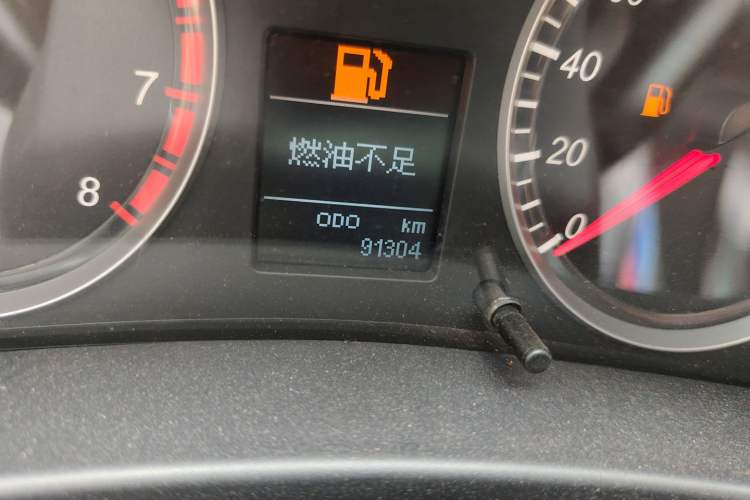 Used Haval H5 Classic 2013 Zhizun Edition 2.0T Manual 4x4 Elite Model Odometer Close Up