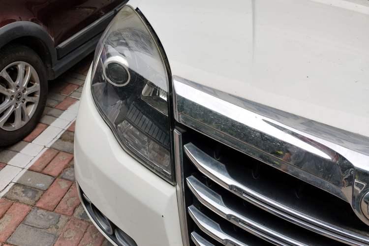 Used Haval H5 Classic 2013 Zhizun Edition 2.0T Manual 4x4 Elite Model Right Front Headlight