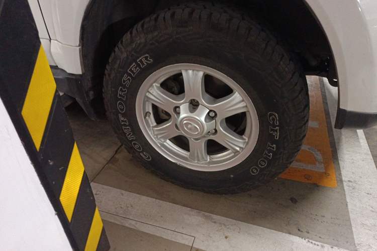 Used Haval H5 Classic 2013 Zhizun Edition 2.0T Manual 4x4 Prestige Model Right Front Wheel Hub