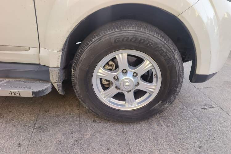 Used Haval H5 Classic 2013 Zhizun Edition 2.0T Manual 4x4 Elite Model Right Front Wheel Hub