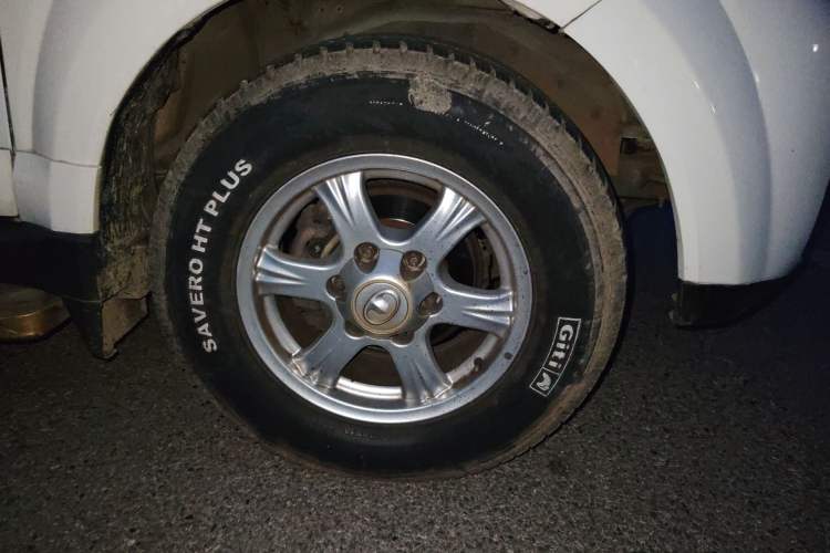 Used Haval H5 Classic 2013 Zhizun Edition 2.0L Manual Two-Wheel Drive Entry-Level Model Right Front Wheel Hub