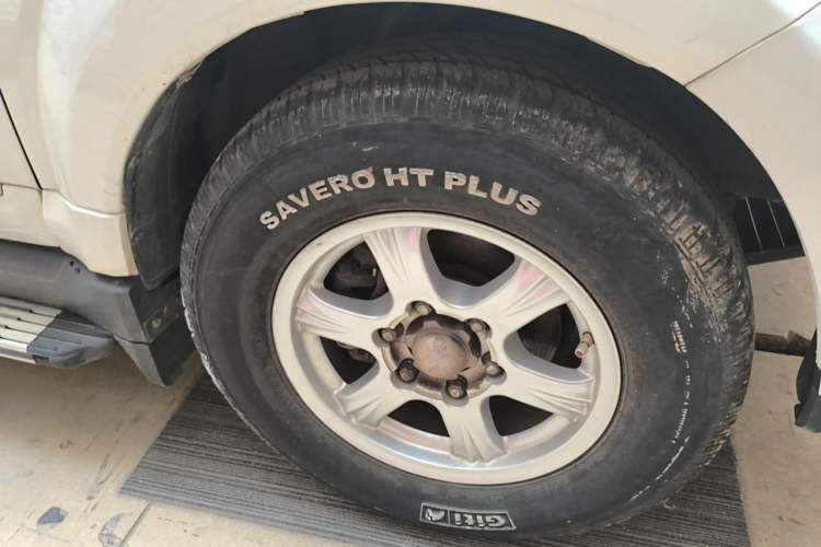 Used Haval H5 Classic 2013 Zhizun Edition 2.0T Manual Two-Wheel Drive Entry-Level Model Right Front Wheel Hub
