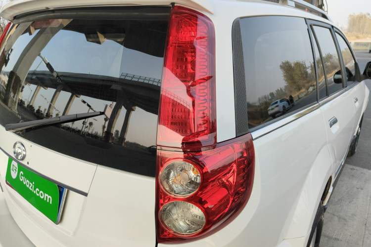 Used Haval H5 Classic 2013 Zhizun Edition 2.0T Manual Two-Wheel Drive Entry-Level Model Right Rear Taillight