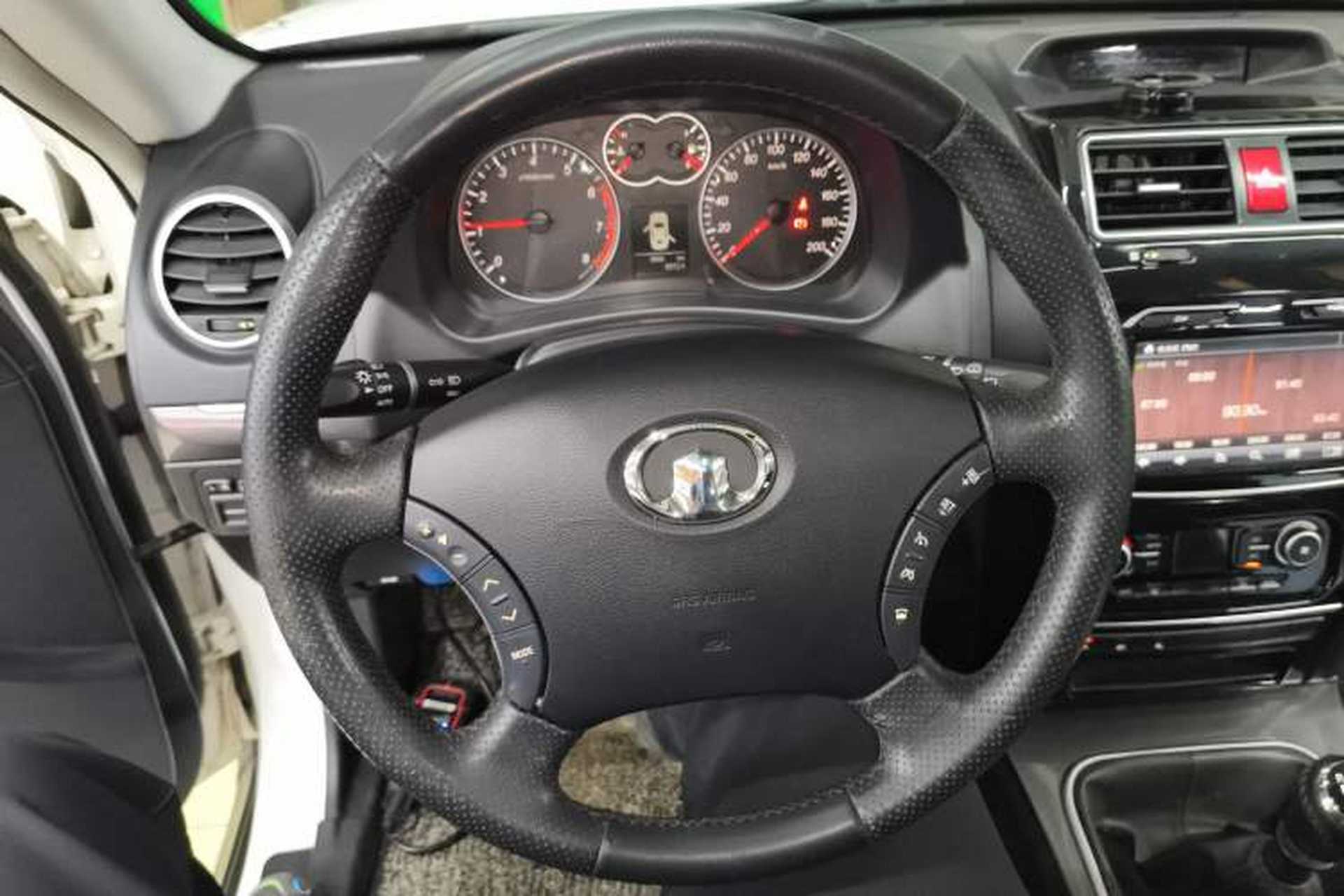 Used Haval H5 Classic 2013 Zhizun Edition 2.0T Manual 4x4 Prestige Model Steering Wheel