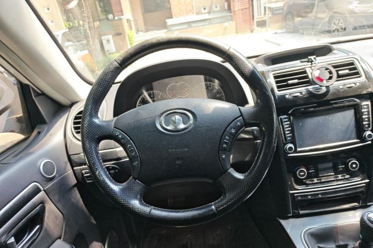 Used Haval H5 Classic 2013 Zhizun Edition 2.0T Manual 4x4 Prestige Model Steering Wheel