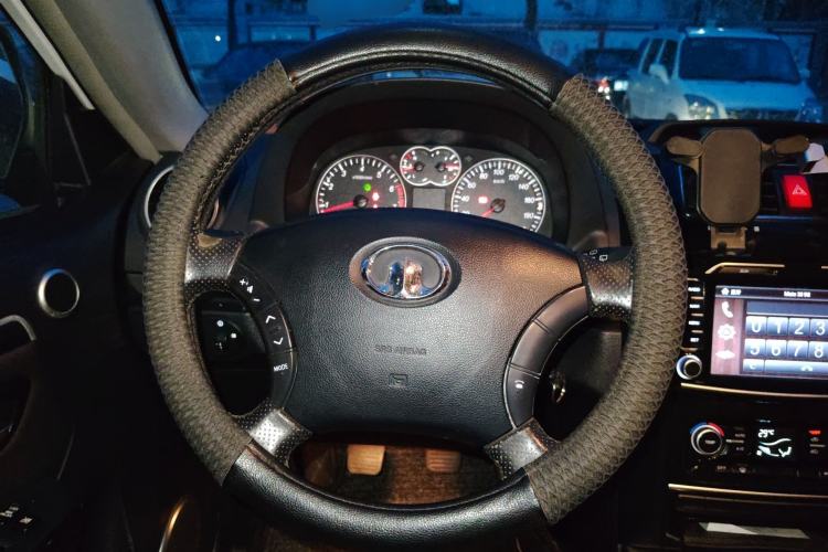 Used Haval H5 Classic 2013 Zhizun Edition 2.0L Manual Two-Wheel Drive Entry-Level Model Steering Wheel