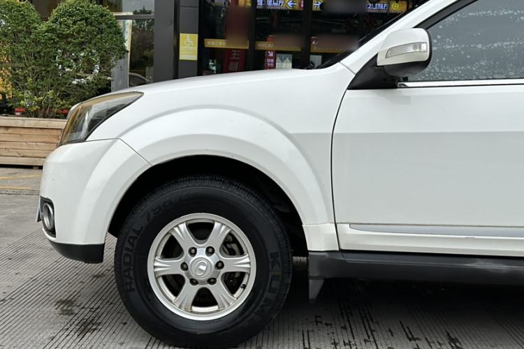 Used Haval H5 Classic 2013 Zhizun Edition 2.0L Manual Two-Wheel Drive Entry-Level Model Trunk