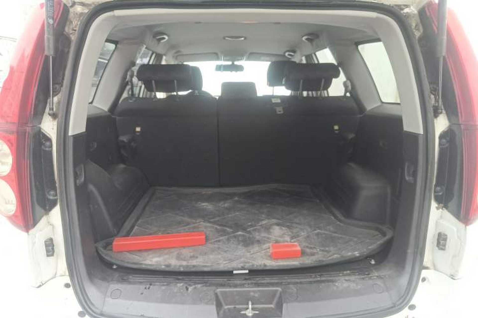 Used Haval H5 Classic 2013 Zhizun Edition 2.0L Manual Two-Wheel Drive Entry-Level Model Trunk