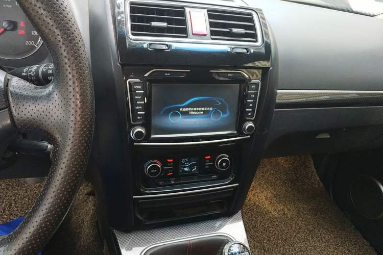 Used Haval H5 Classic 2015 2.0T Manual Two-Wheel Drive Advanced Version Audio And AC Panel