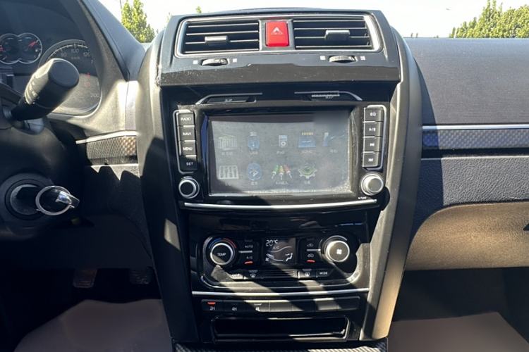 Used Haval H5 Classic 2015 2.0T Manual 4x4 Elite Edition Audio And AC Panel