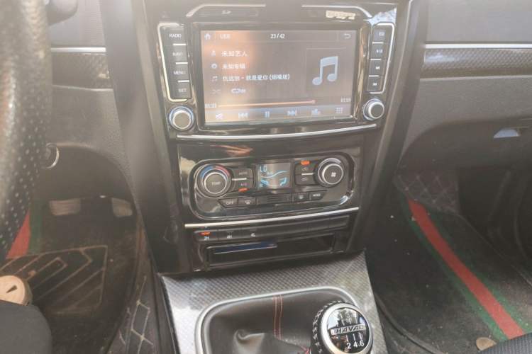 Used Haval H5 Classic 2015 2.0T Manual 4x4 Elite Edition Audio And AC Panel