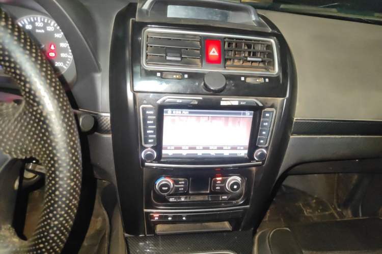 Used Haval H5 Classic 2015 2.0T Diesel Manual 4x4 Ambition Model Audio And AC Panel