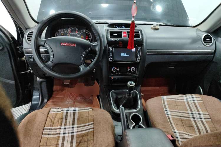 Used Haval H5 Classic 2015 2.0T Manual 4x4 Elite Edition Center Console